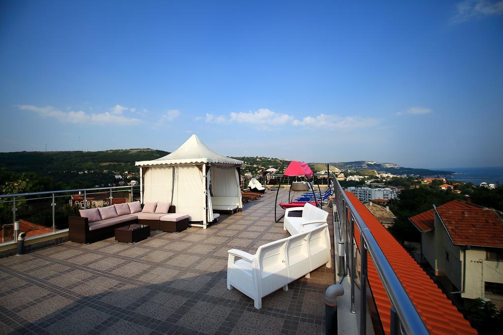 Sintria Court Premium, Art-Maisonettes & Panoramic Roof Appartamento Balchik Esterno foto